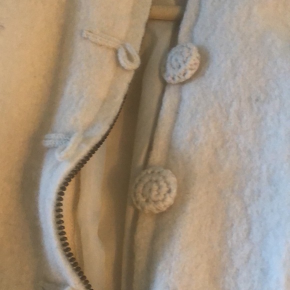 Icelandic jacket ivory worn some pilling could do with a shave or lint brush - Picture 4 of 6